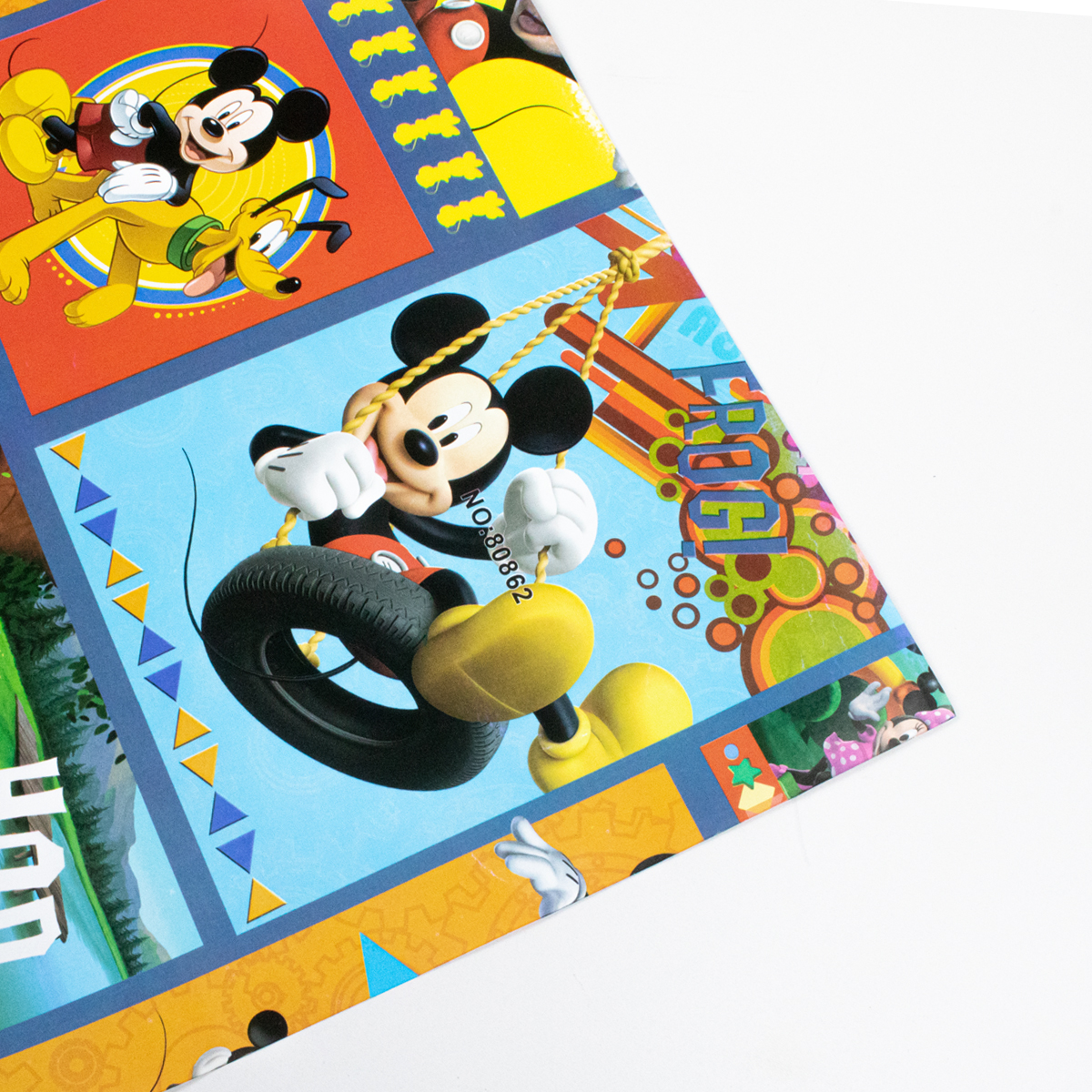 Papel de regalo con diseño de Disney